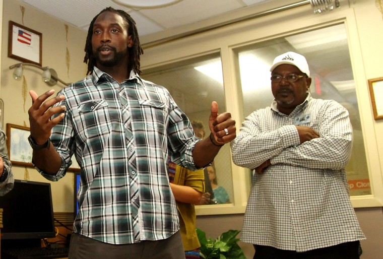 Chicago Bears DB Charles Tillman at Fort Hood